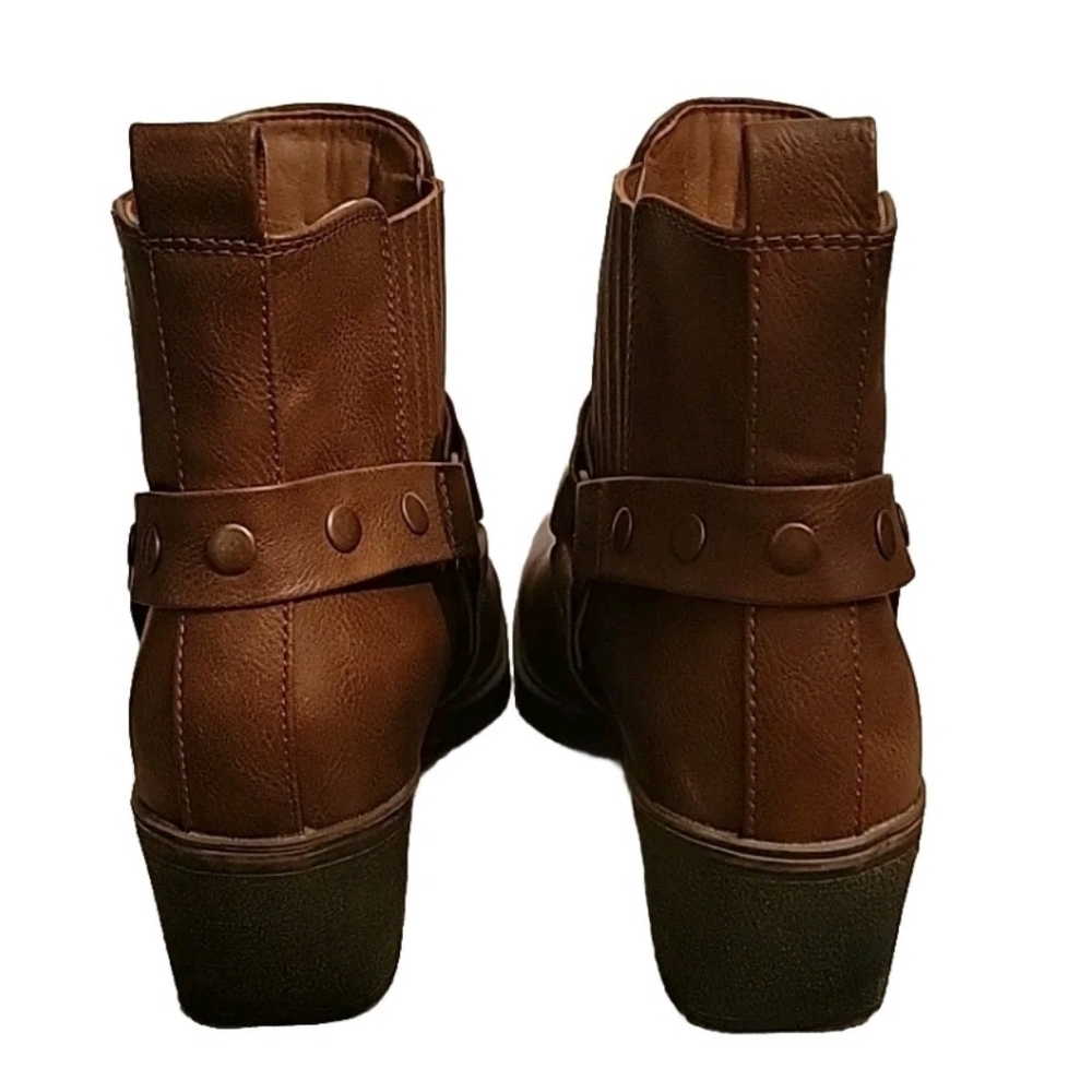 SONOMA brown women boots 7